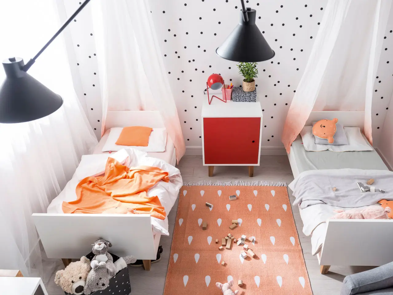 Concept Möbel im Geschwisterzimmer – individuelle Farbzonen